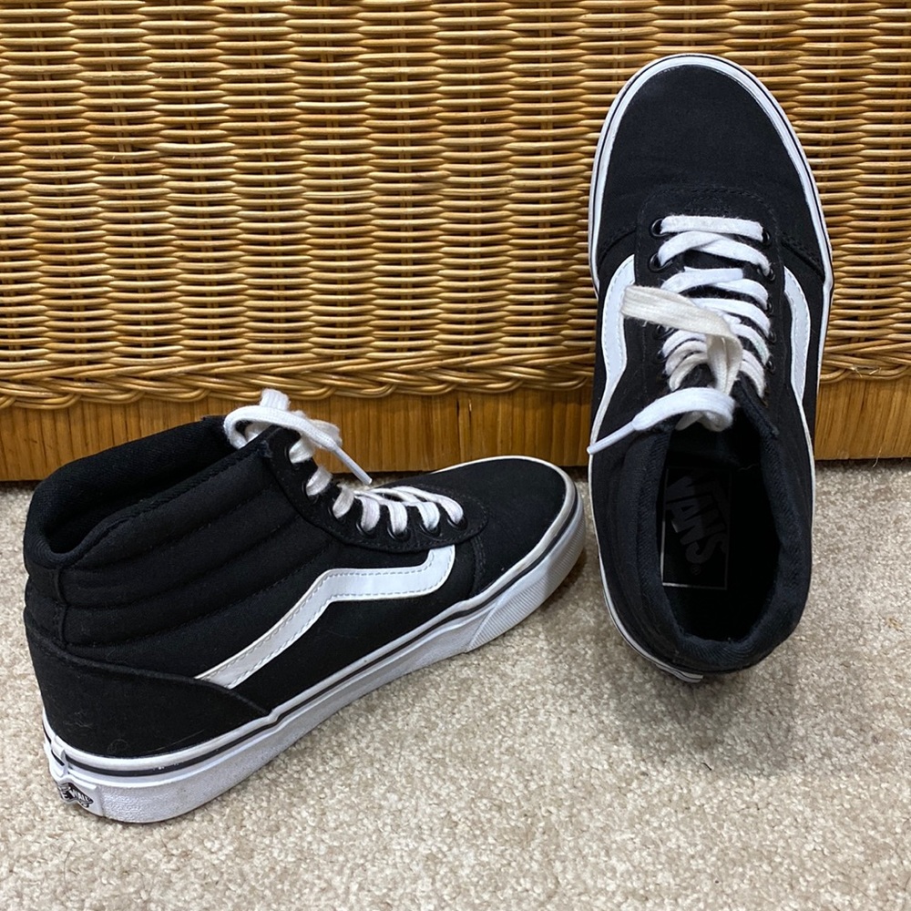 Vans Tall Black White Canvas Best Shoes Women's Size 6.5 Sneakers !